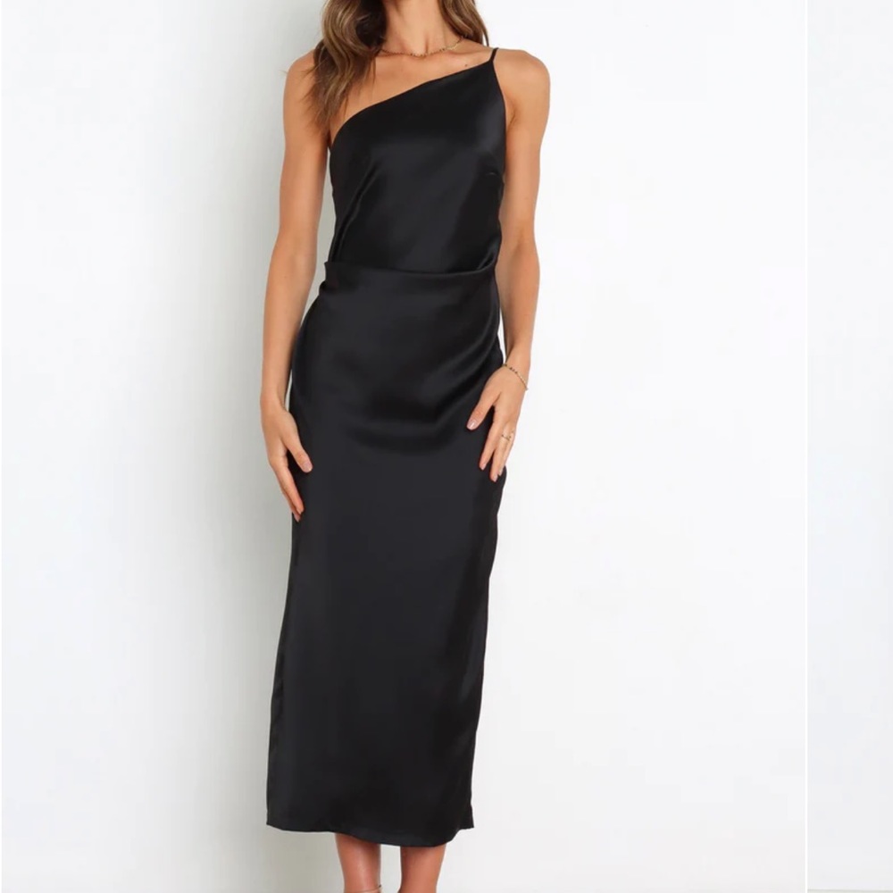 NWT Black One Shoulder Satin Maxi Dress Petal & Pup Brand, size 2